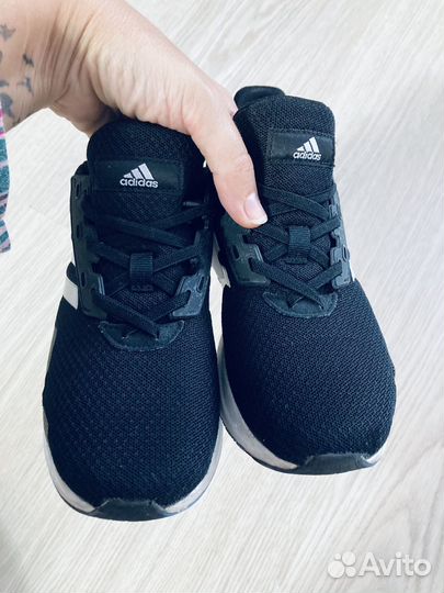 Кроссовки Adidas р.32