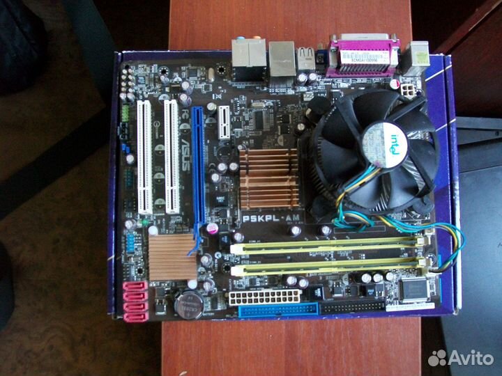 Материнская плата 775