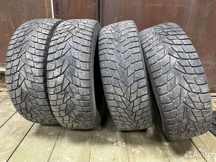 Dunlop SP Winter Ice 02 215/60 R16 99T