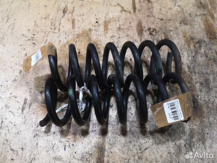 Пружина задняя Mercedes-benz E-class W210.061