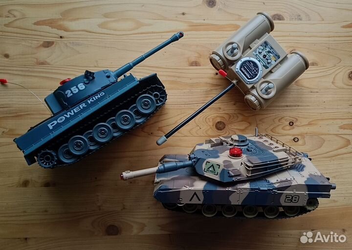Танки на пульте управления