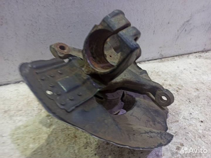 Кулак передний правый бмв