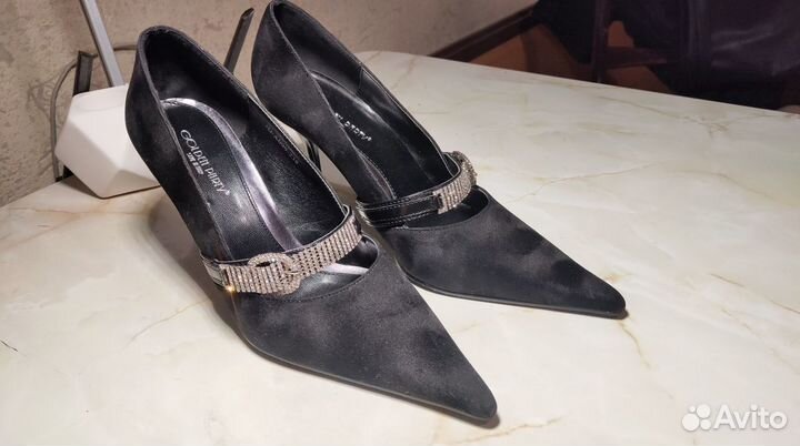 Новые женские туфли черные замшевые лодочки 38