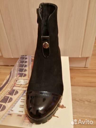 Ботинки женские