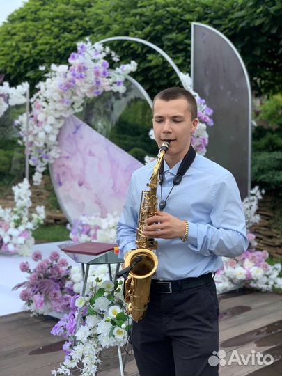 Саксофонист на мероприятие