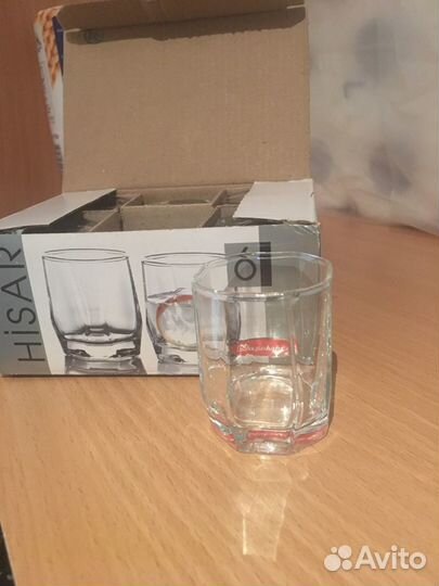 Бокалы, стопки, пивные кружки