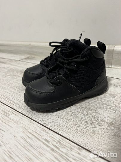 Ботинки nike 23