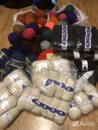 32 кг пряжи для вязания