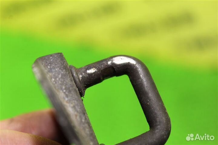 Петля замка багажника задняя Nissan Vanette SK82MN