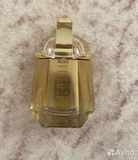 Allien Golldess Mugler