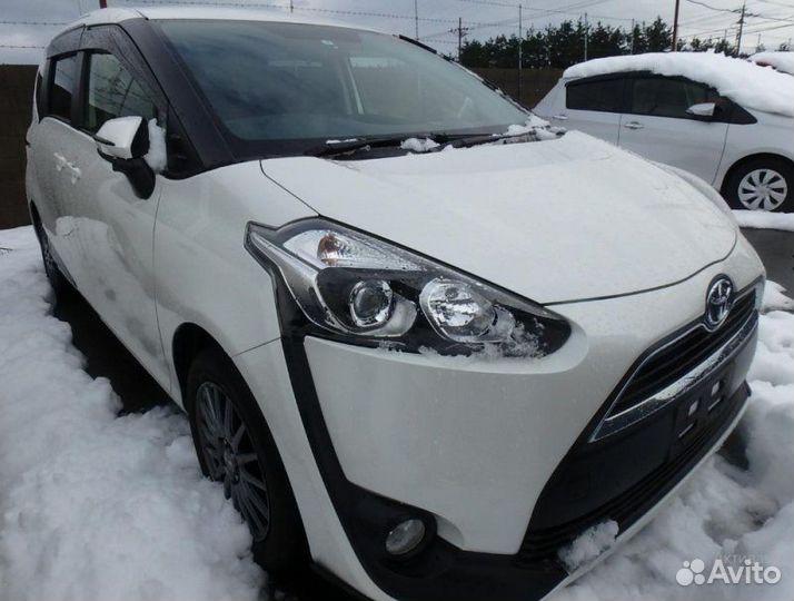 Крепление бампера заднее правое Toyota Sienta