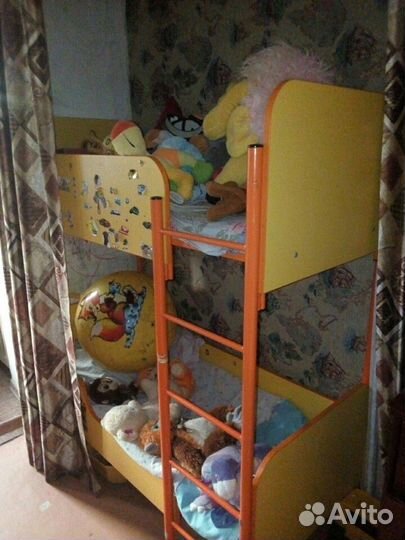 Двухярусная кроватка