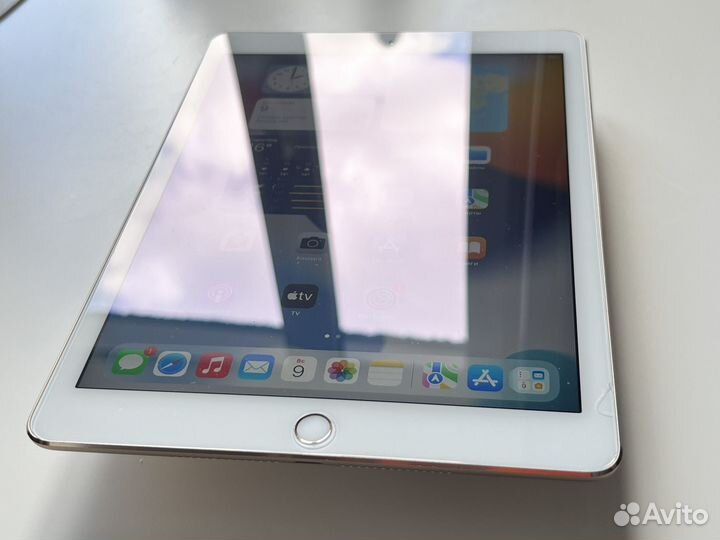 iPad Air 2 128GB Wi-Fi Gold в идеальном состоянии