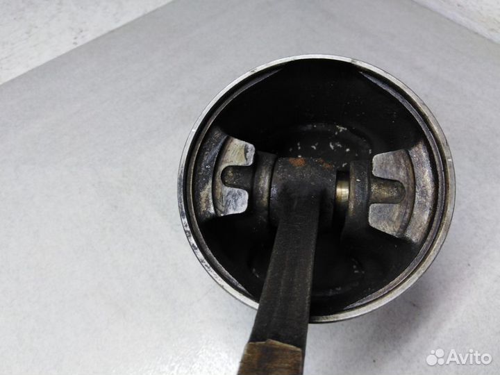 Поршень с шатуном