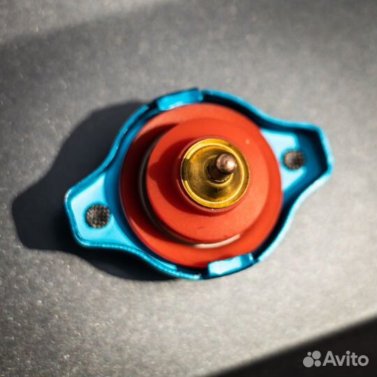 Крышка радиатора с датчиком температуры