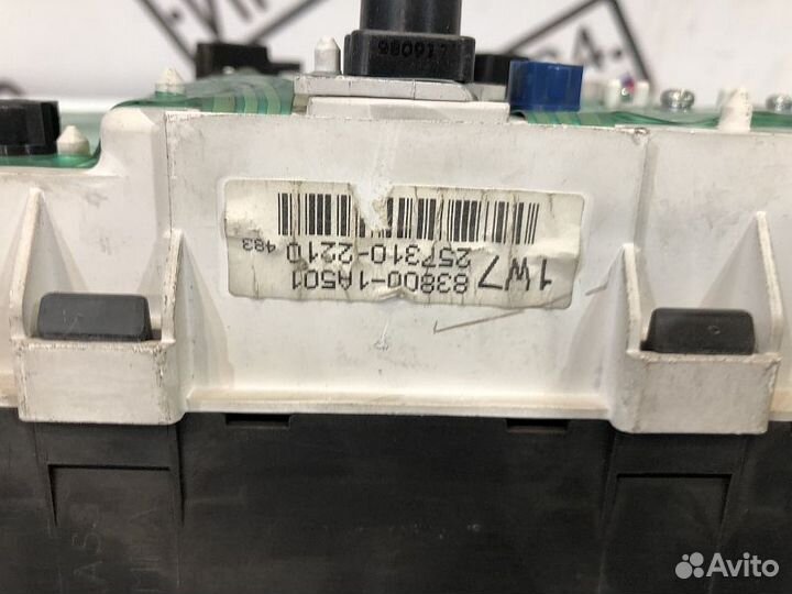 Приборная панель Toyota Corolla AE100