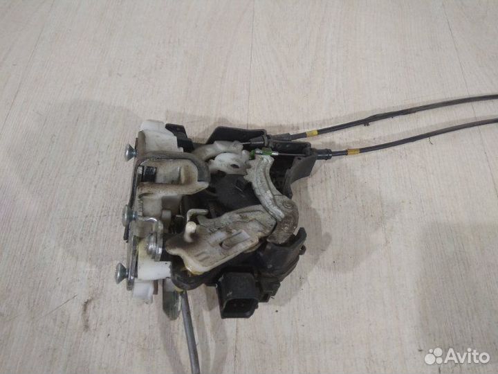 Замок двери задний левый Mitsubishi Lancer 10 4B11