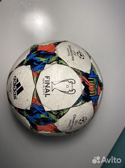 Футбольный мяч