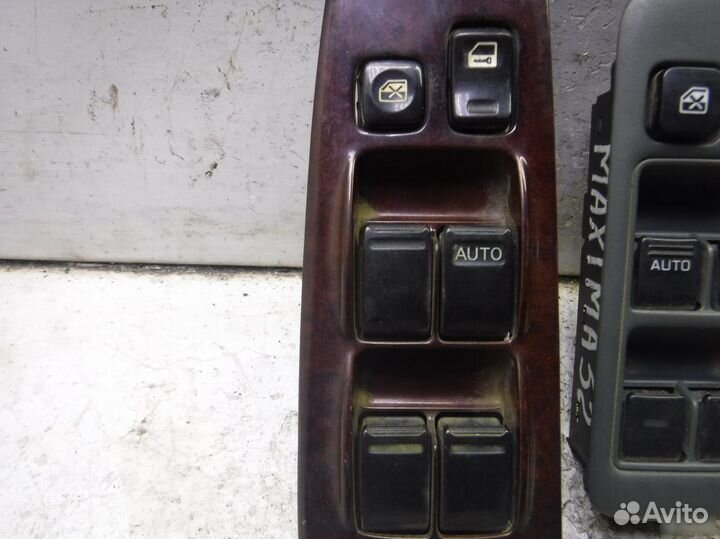 Блок управления стеклоподъемниками Nissan Maxima