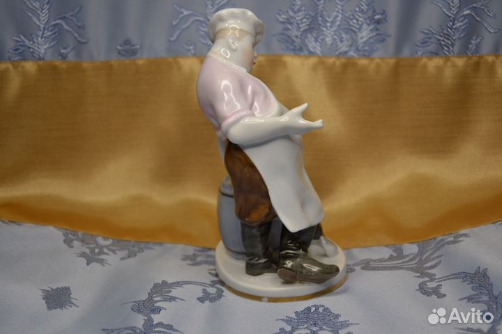 Фарфоровая статуэтка Повар и кот лфз