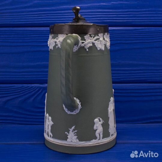 Антикварный кувшин Wedgwood из бисквитного фарфора