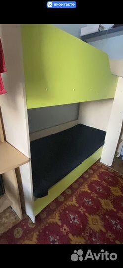 Двухъярусная кровать