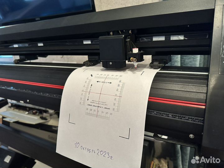 Режущий плоттер с оптикой тс-1261аа