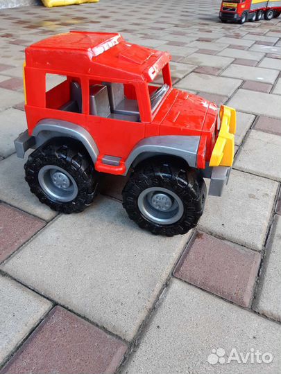 Машинка джип