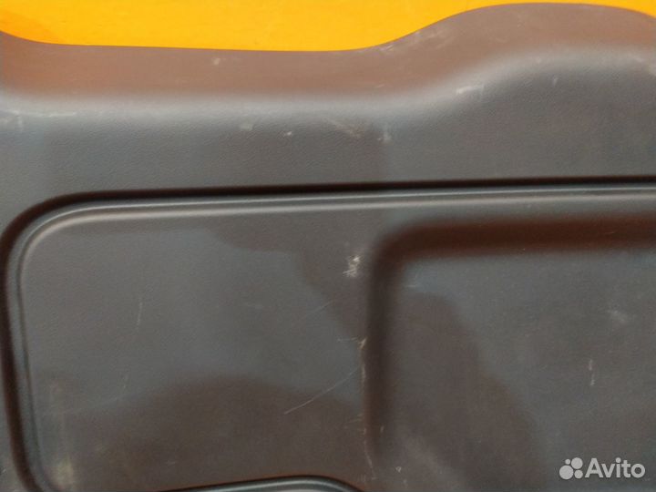 Обшивка двери багажника Land Rover Discovery Sport