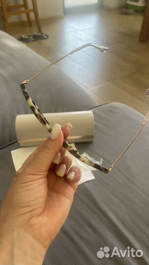 Солнцезащитные очки женские брендовые