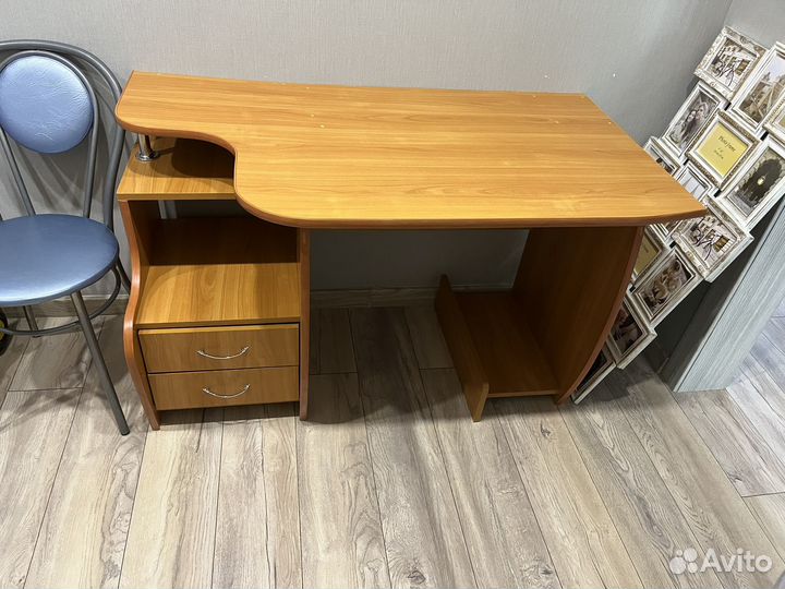 Письменный стол