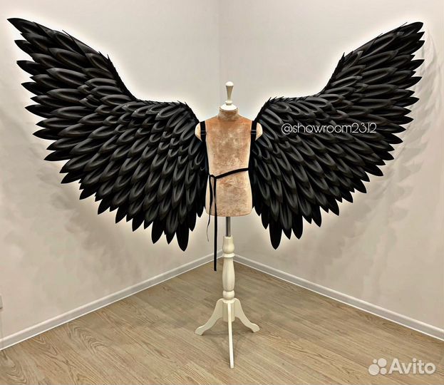 Крылья ангела черные
