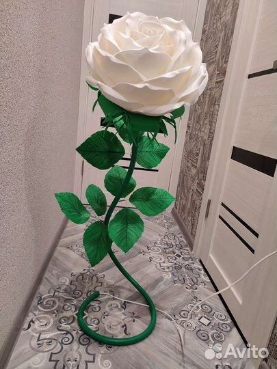 Торшер роза из изолона, высота 110