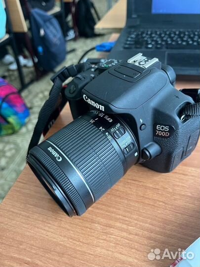 Зеркальный фотоаппарат Canon EOS 700D