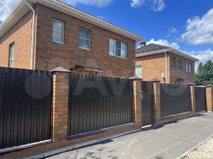 Коттедж 185 м² на участке 5 сот.