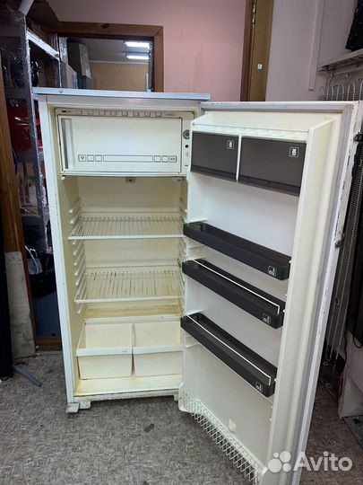 Холодильник Полюс, высота 140 см