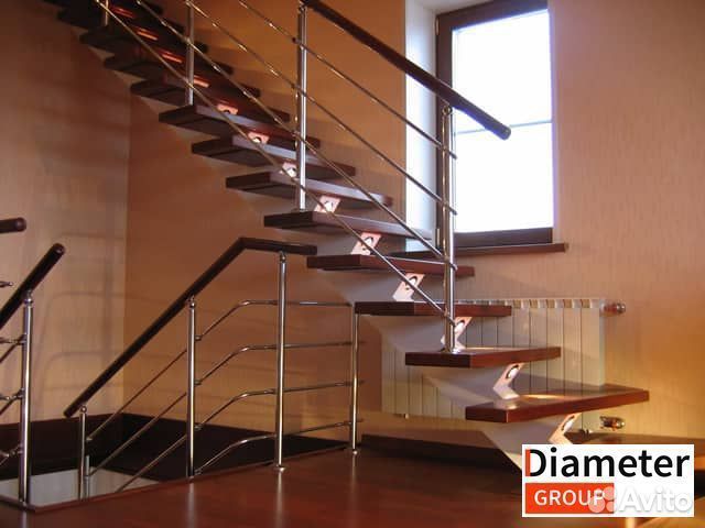 Монтаж П образной лестницы в частную усадьбу