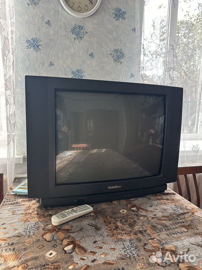 Телевизор и телеприставка