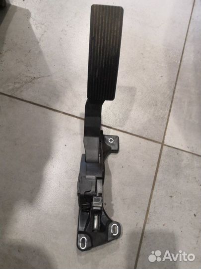 Педаль газа Jeep Grand Cherokee WK2