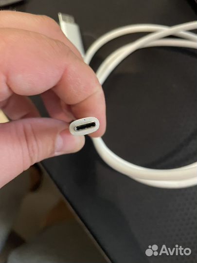Кабель Moshi USB-C - DisplayPort