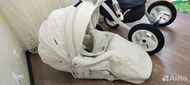 Прогулочная коляска 2 в 1
