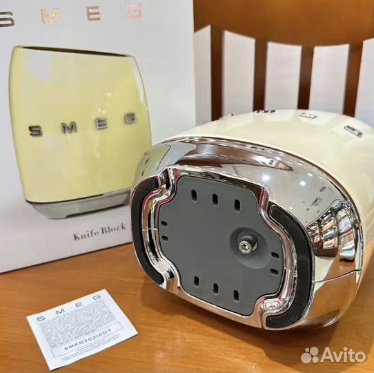 Комплект ножей Smeg из неpжавеющeй cтали Смег