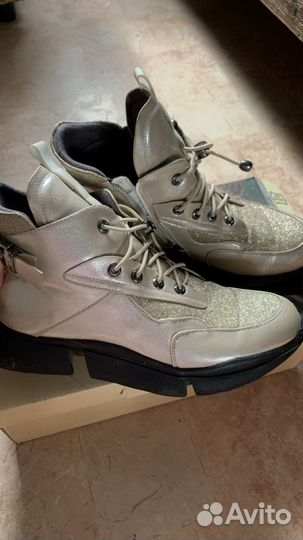 Ботинки женские