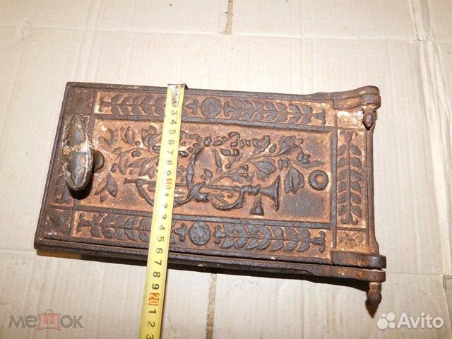 Старинная,чугунная поддувальная,печная дверца