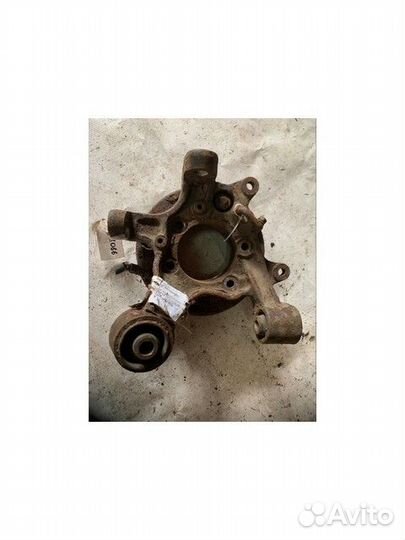 Кулак задний правый Mitsubishi Pajero 3