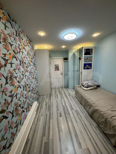 Комната 15 м² в 6-к., 2/15 эт.