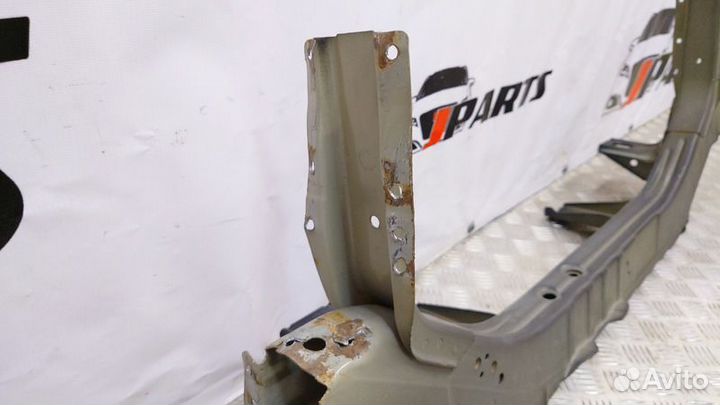 Рамка радиатора (телевизор) Mitsubishi Outlander I