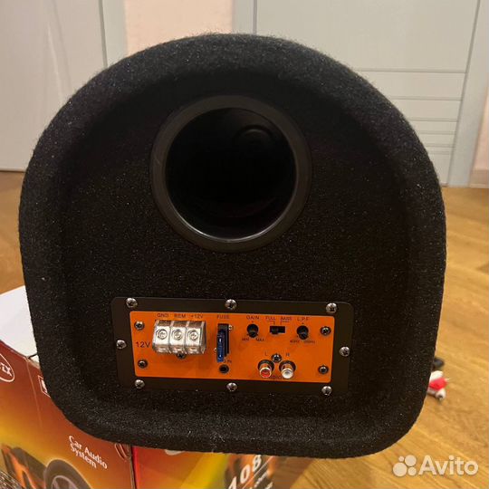 Активный сабвуфер 8