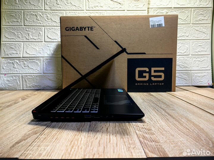 Ноутбук игровой gigabyte i5 / RTX 4060 8 Gb