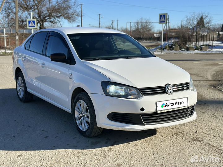 Volkswagen Polo 1.6 МТ, 2013, битый, 153 000 км